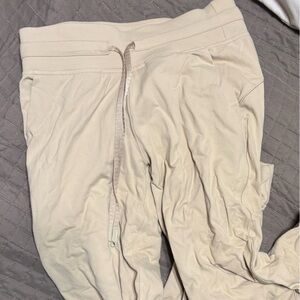 Lululemon cream joggers Nulu size 6